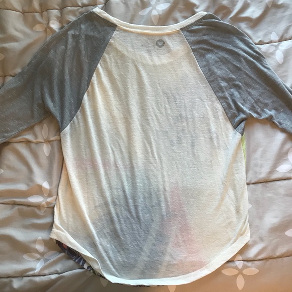 Roxy 3/4 sleeve top - Picture 2 of 2